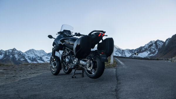 Yamaha Niken GT Motorcykel model 2023