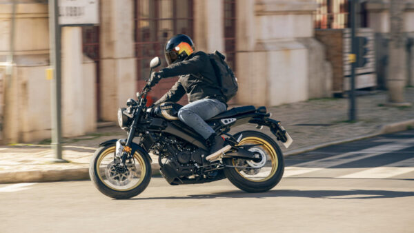 Yamaha XSR 125 Legacy Motorcykel model 2023