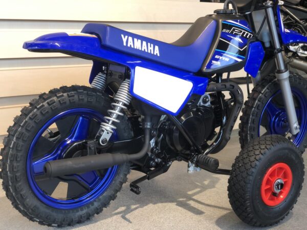 2024 Yamaha PW 50 med støttehjul